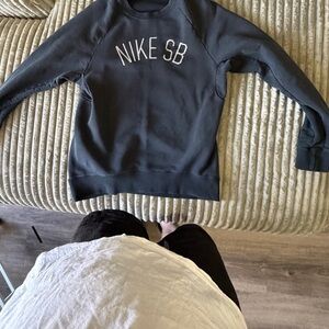Nike SB Men's Black Crewneck Sweatshirt